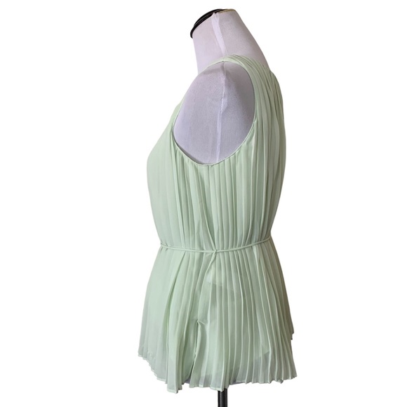 Banana Republic Pleated Sleeveless Blouse Honeydew Green NWT Size XS Tank Top - Picture 10 of 11